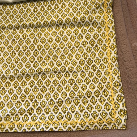 April Cornel table placement NWT Set of four. - Picture 9 of 16